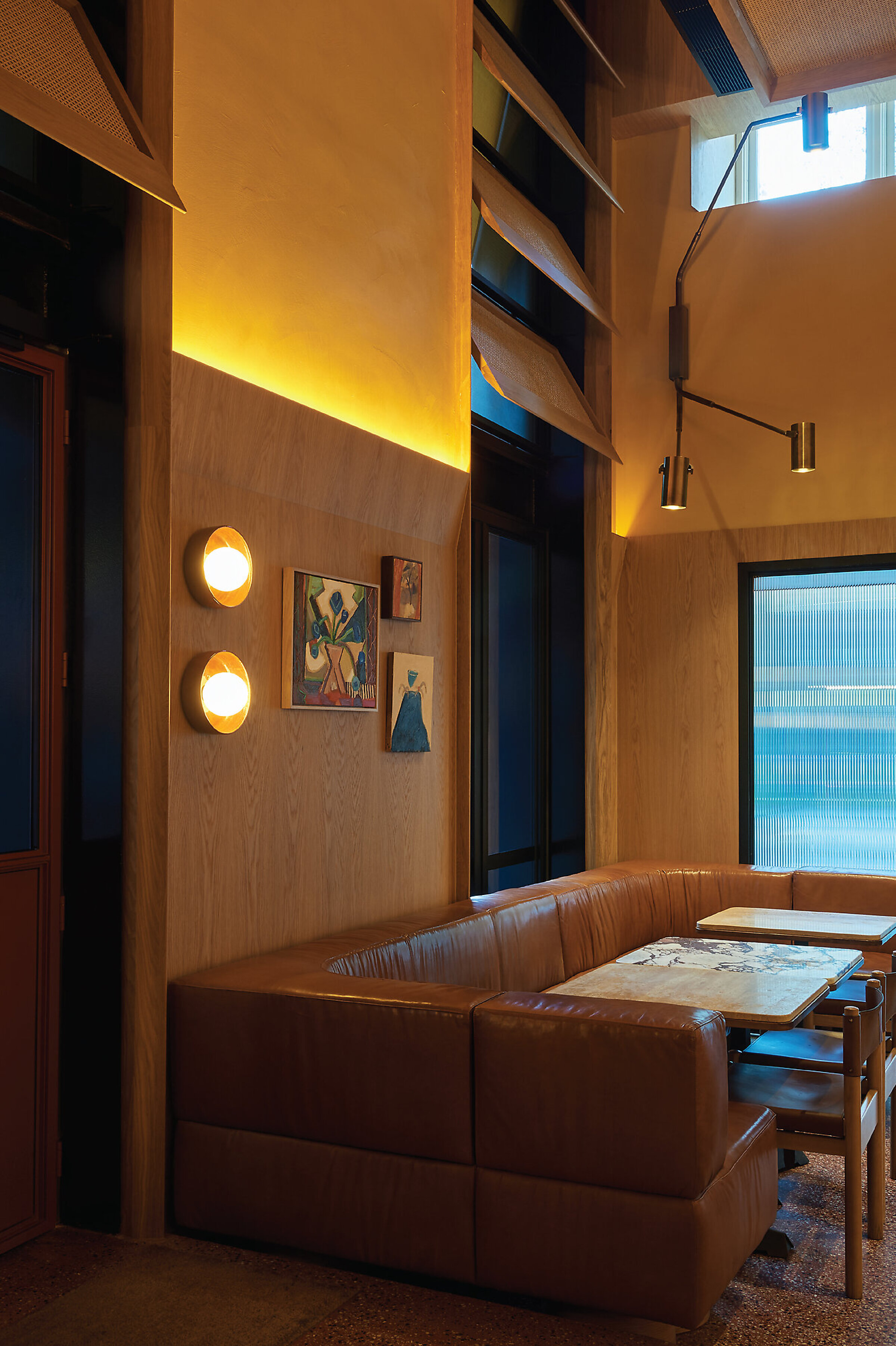 leather interior design Her Bar 8