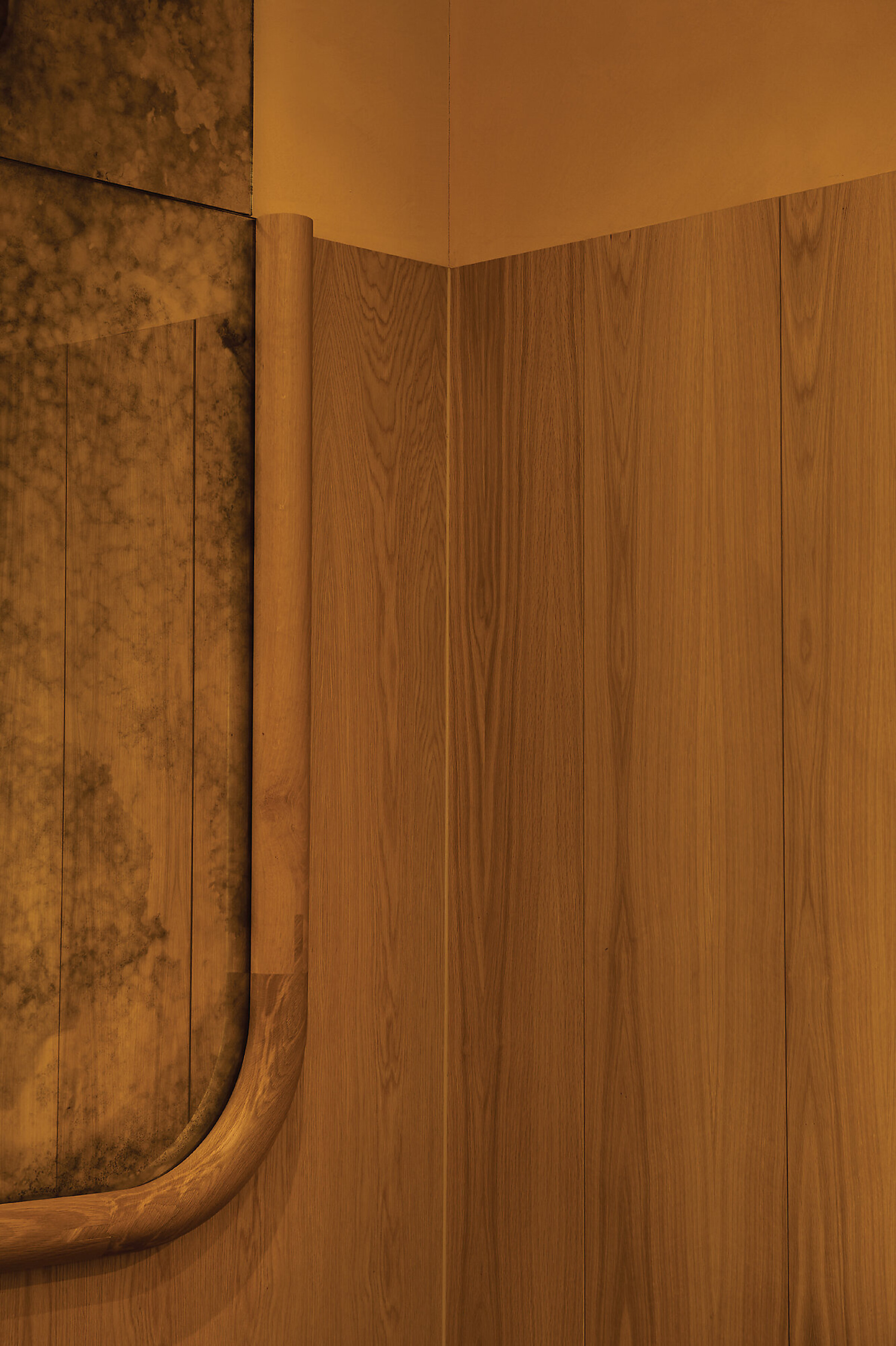 leather interior design Her Bar 7